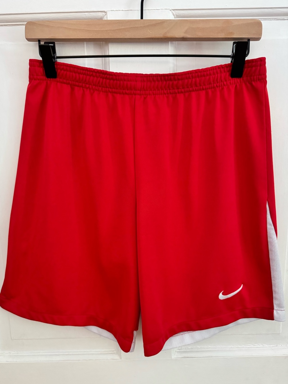 Men’s Nike Dri-Fit Red and White Athletic Training Activewear Shorts Size Medium